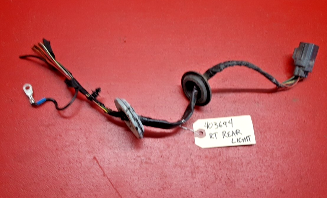 2005-2009 Land Rover LR3 Rear Right Taillight Lamp Assembly PIGTAIL XFB000583