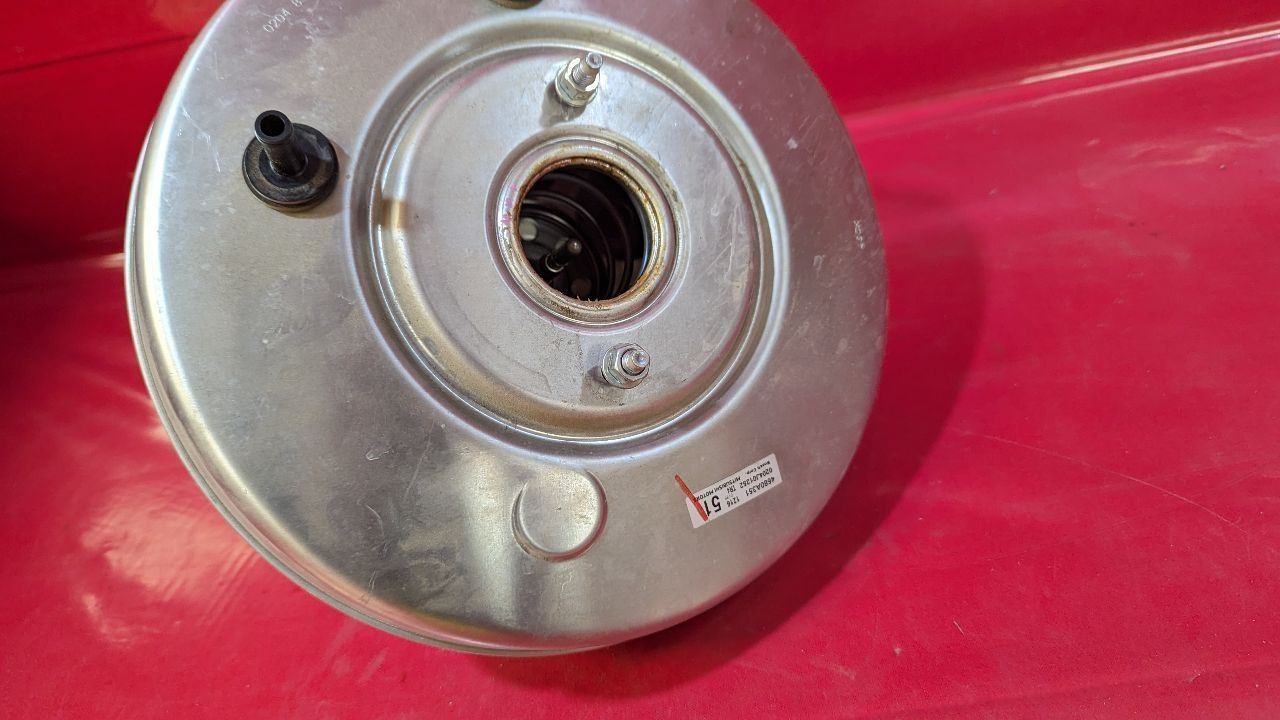 2022-2024 Mitsubishi Outlander Gasoline Only Power Brake Booster - 26k Miles
