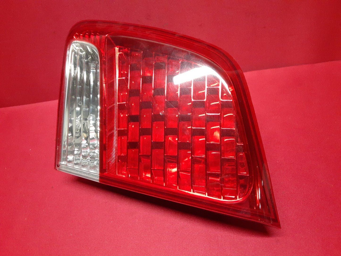 2011 - 2013 Kia Sorento RIGHT Tail Light Lamp on Trunk HALOGEN 92406-1U000