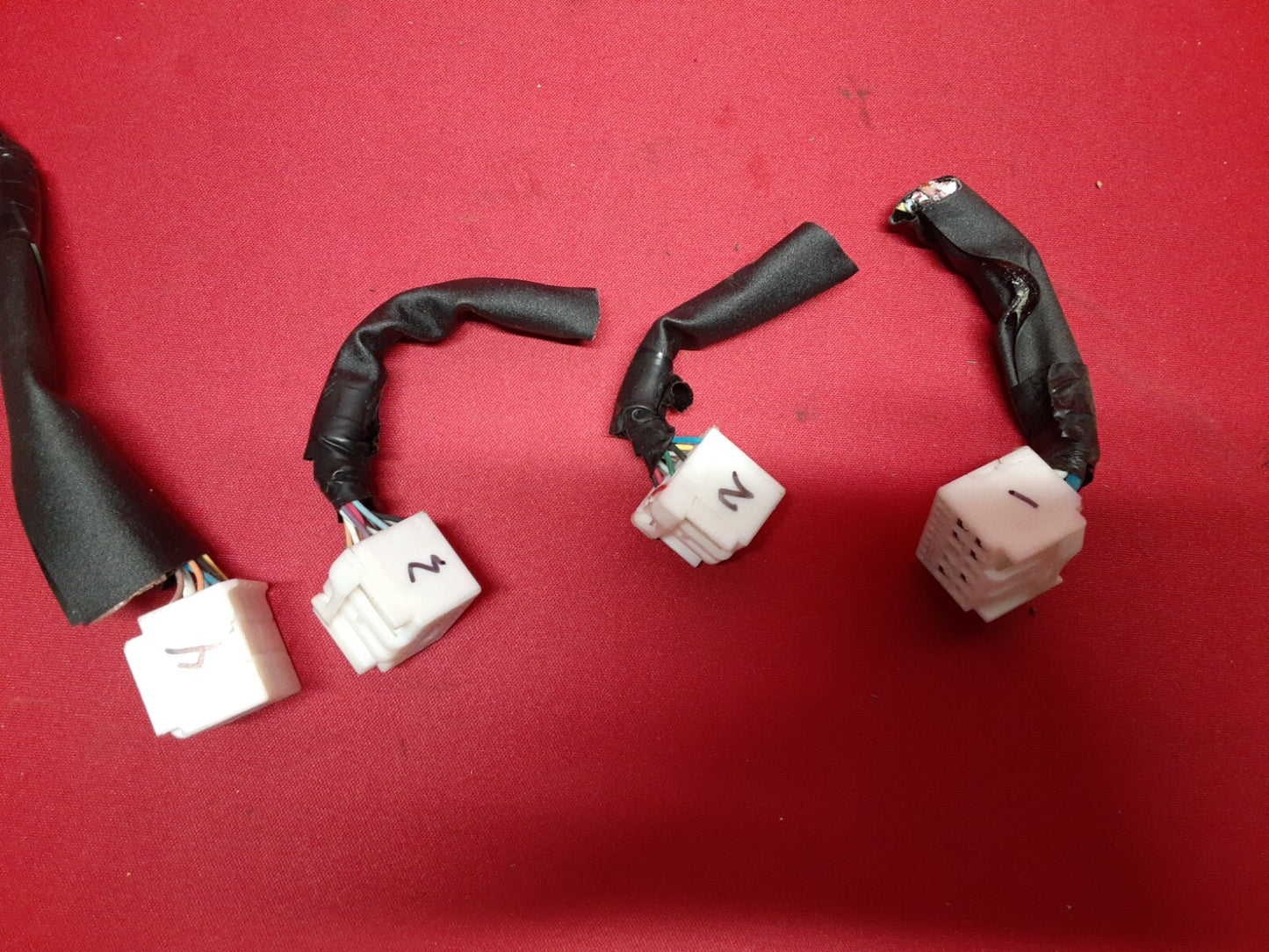 2001 - 2007 Toyota Highlander BCM Multiplex Body Control Module   PIGTAILS ONLY