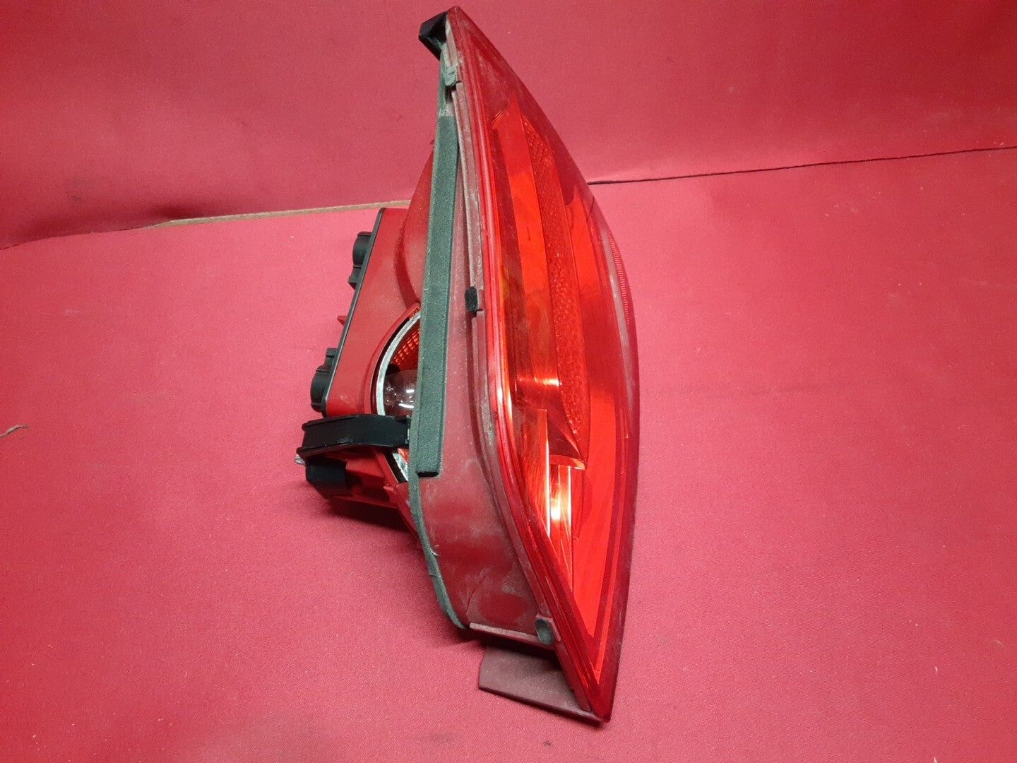 2009 - 2012 Audi A4 10-12 S4 RIGHT PASSENGER INNER Tail Light Lamp HALOGEN