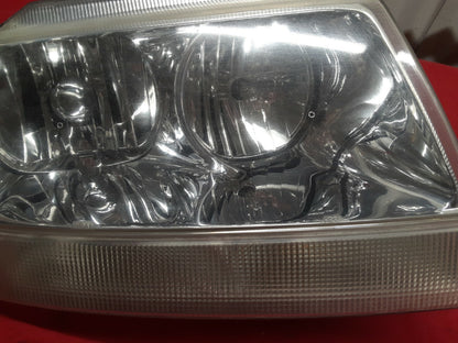 2001 - 2004 Jeep Grand Cherokee Limited Overland RIGHT PASSENGER Headlight Lamp
