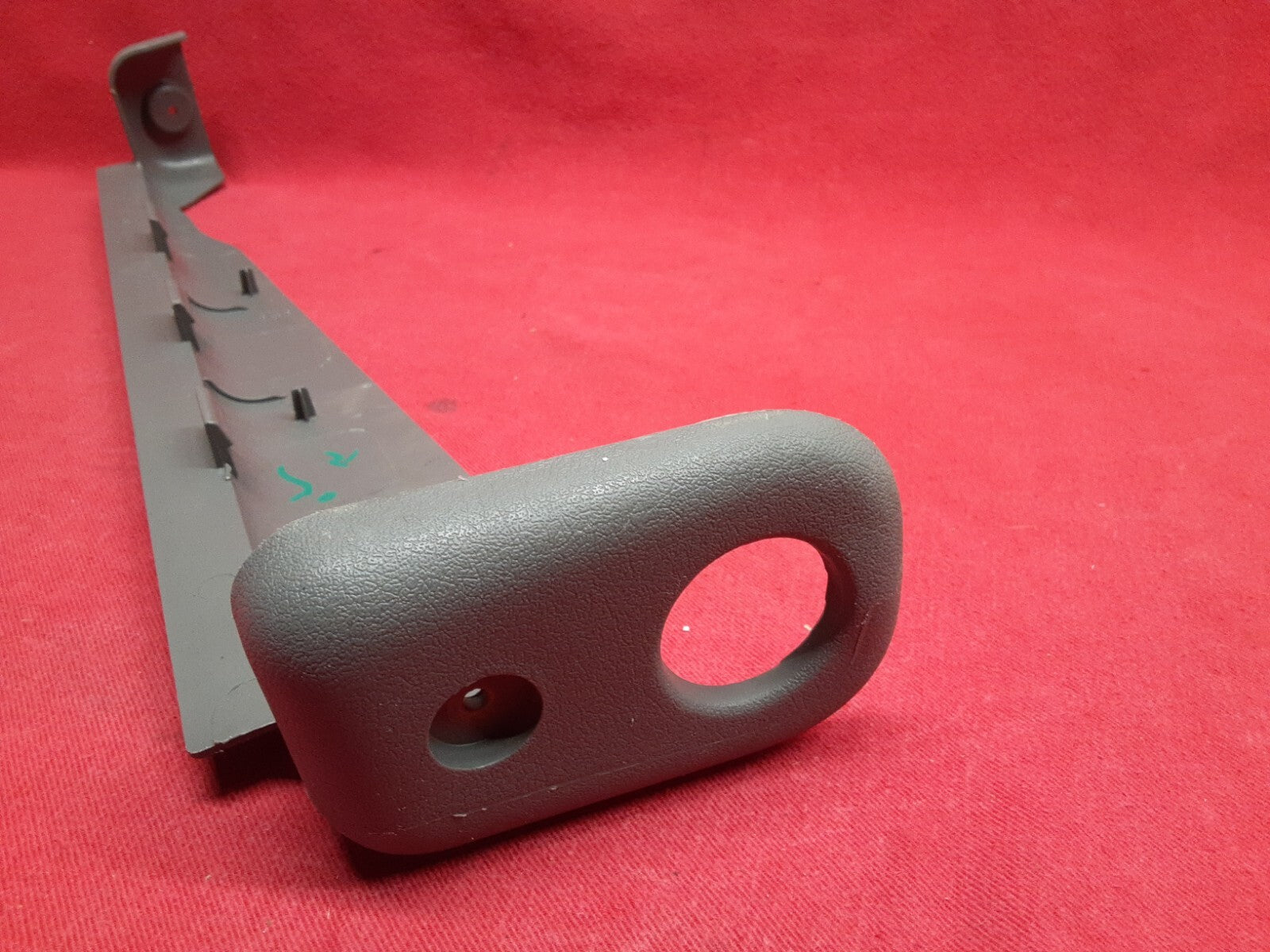 2005 2006 2007 Jeep Grand Cherokee / Commander RIGHT FRONT Seat Track Cover Trim
