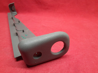 2005 2006 2007 Jeep Grand Cherokee / Commander RIGHT FRONT Seat Track Cover Trim