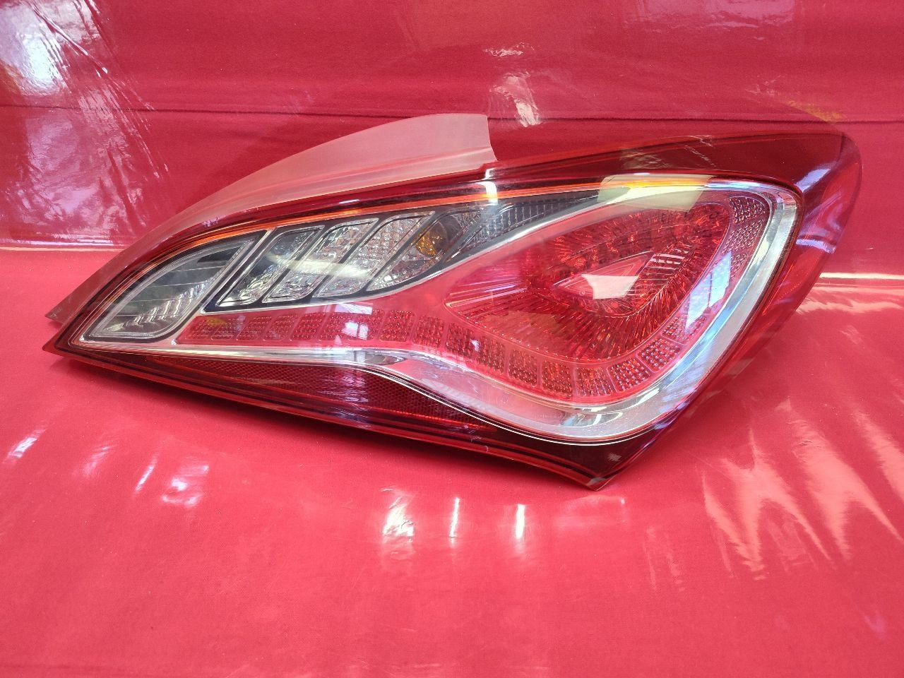 13-16 Hyundai Genesis Coupe RIGHT PASSENGER Combination Tail Light Lamp