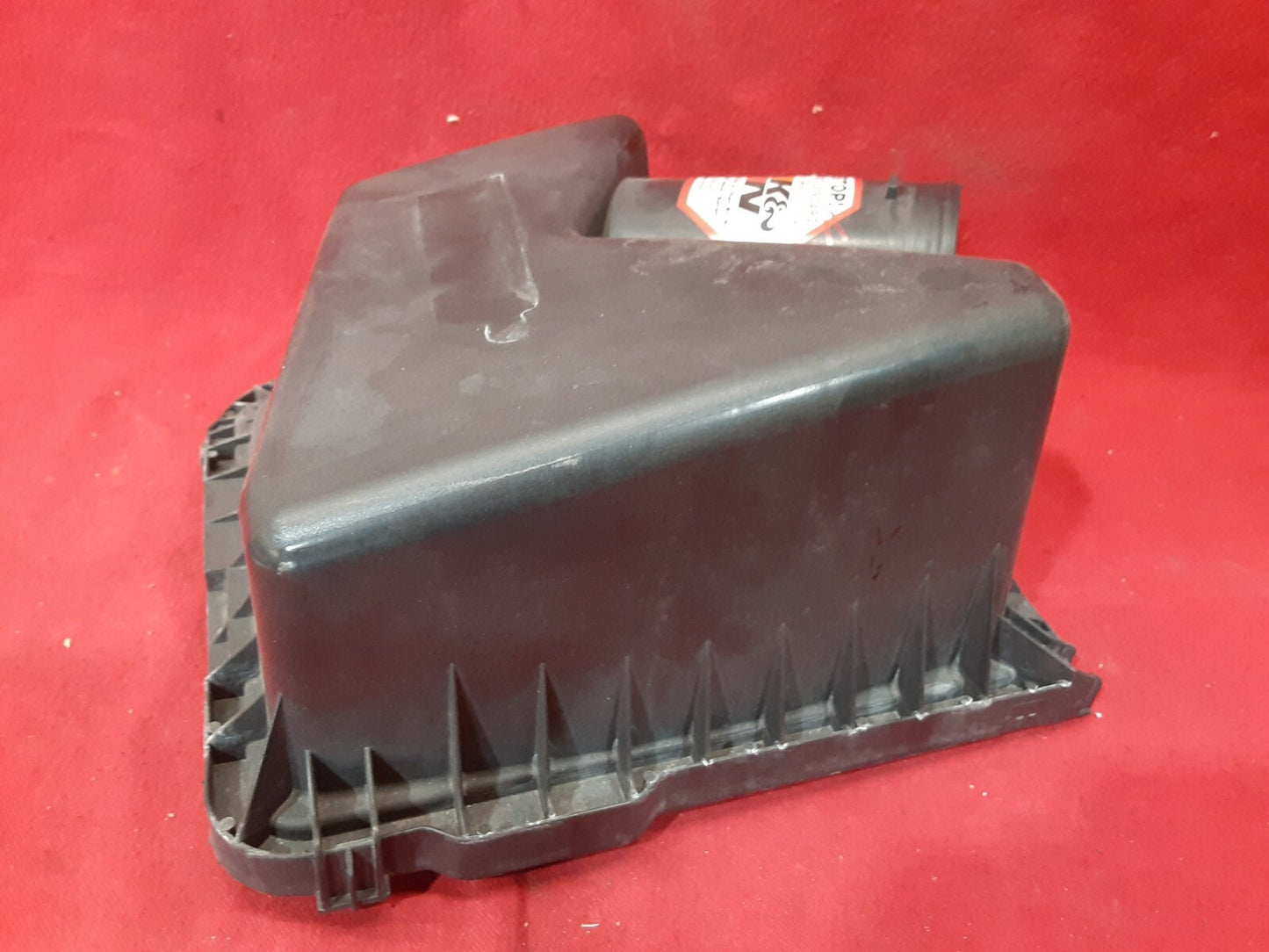 2002 2003 Saturn Vue 2.2 4Cyl  Air Cleaner Top Box / Lid - 22633496