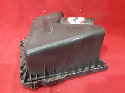 2002 2003 Saturn Vue 2.2 4Cyl  Air Cleaner Top Box / Lid - 22633496