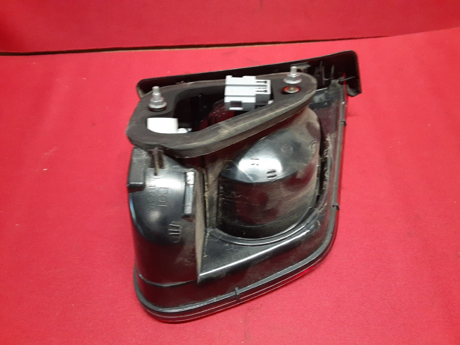 2009 - 2011 VW Volkswagen Tiguan RIGHT PASSENGER Hatch Mounted Tail Light Lamp