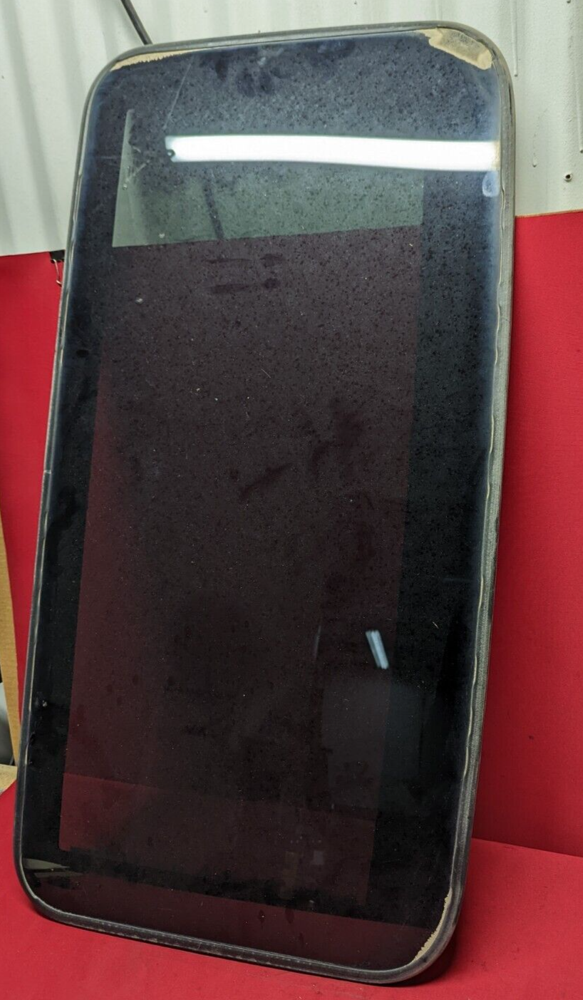 2007 - 2014 Tahoe Escalade Yukon - Sunroof / Moonroof Tinted Glass - 22815953