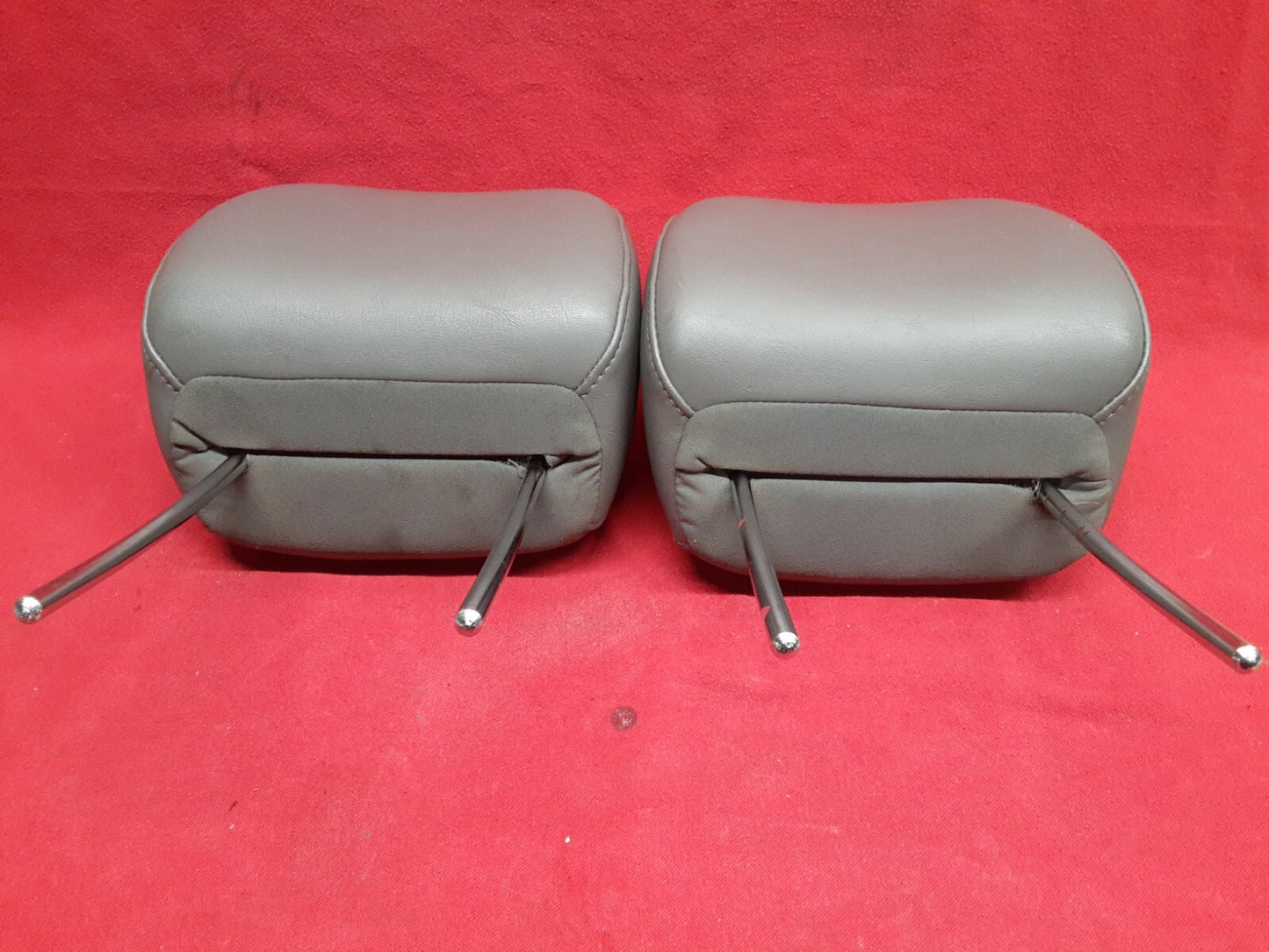 2005 2006 2007 Jeep Grand Cherokee FRONT Leather Medium Slate Gray Headrest SET