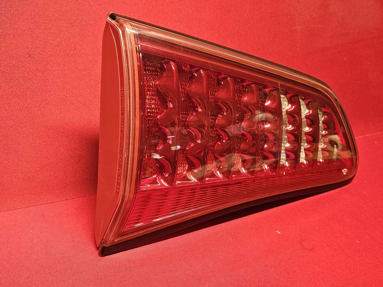 2011-2013 Infiniti QX56 / 2014 QX80 Liftgate Mounted RIGHT PASSENGER Tail Light