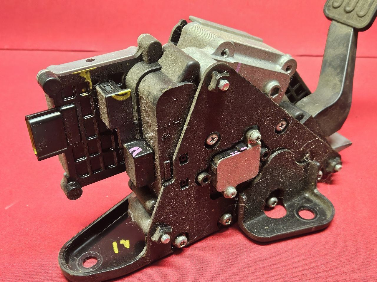 2011-2013 Infiniti QX56 Accelerator Gas Pedal w/ Intelligent Cruise Brake Assist
