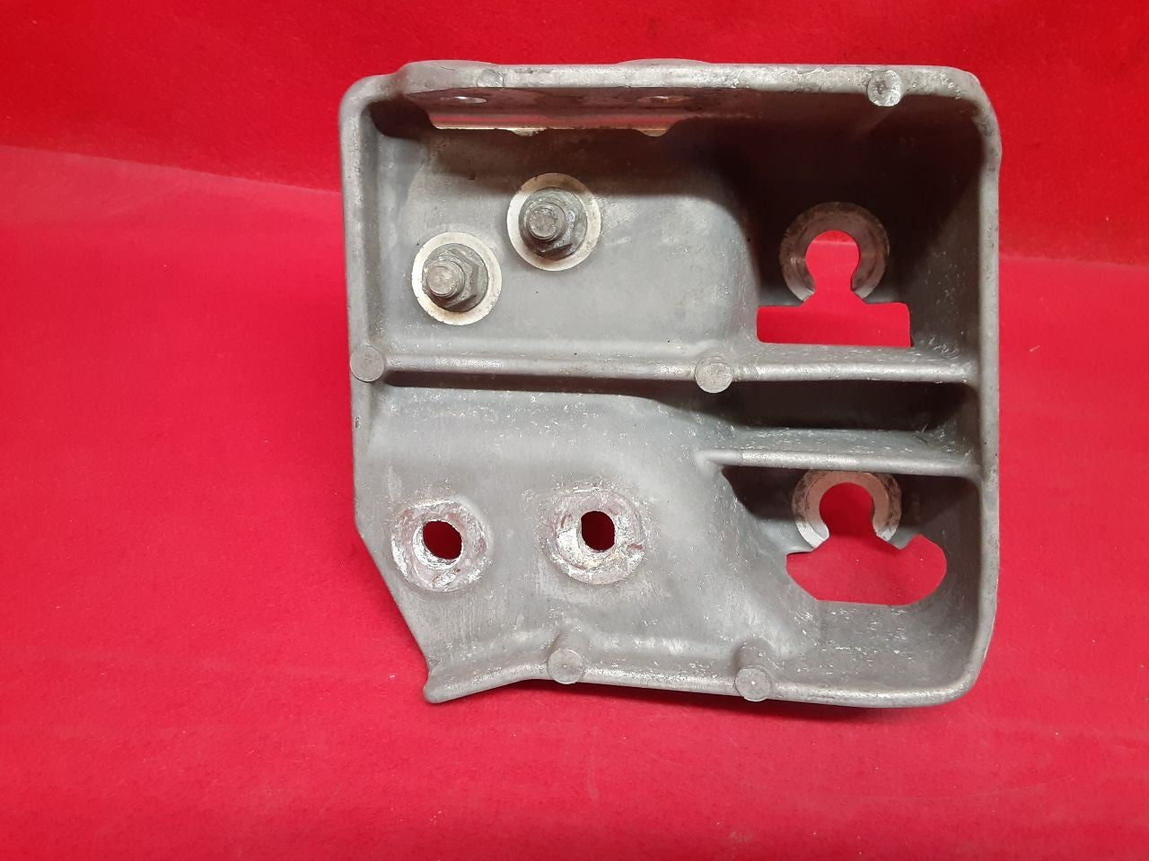 2015-2019 Subaru Legacy & Outback Auto Trans RIGHT PASSENGER Engine Mount