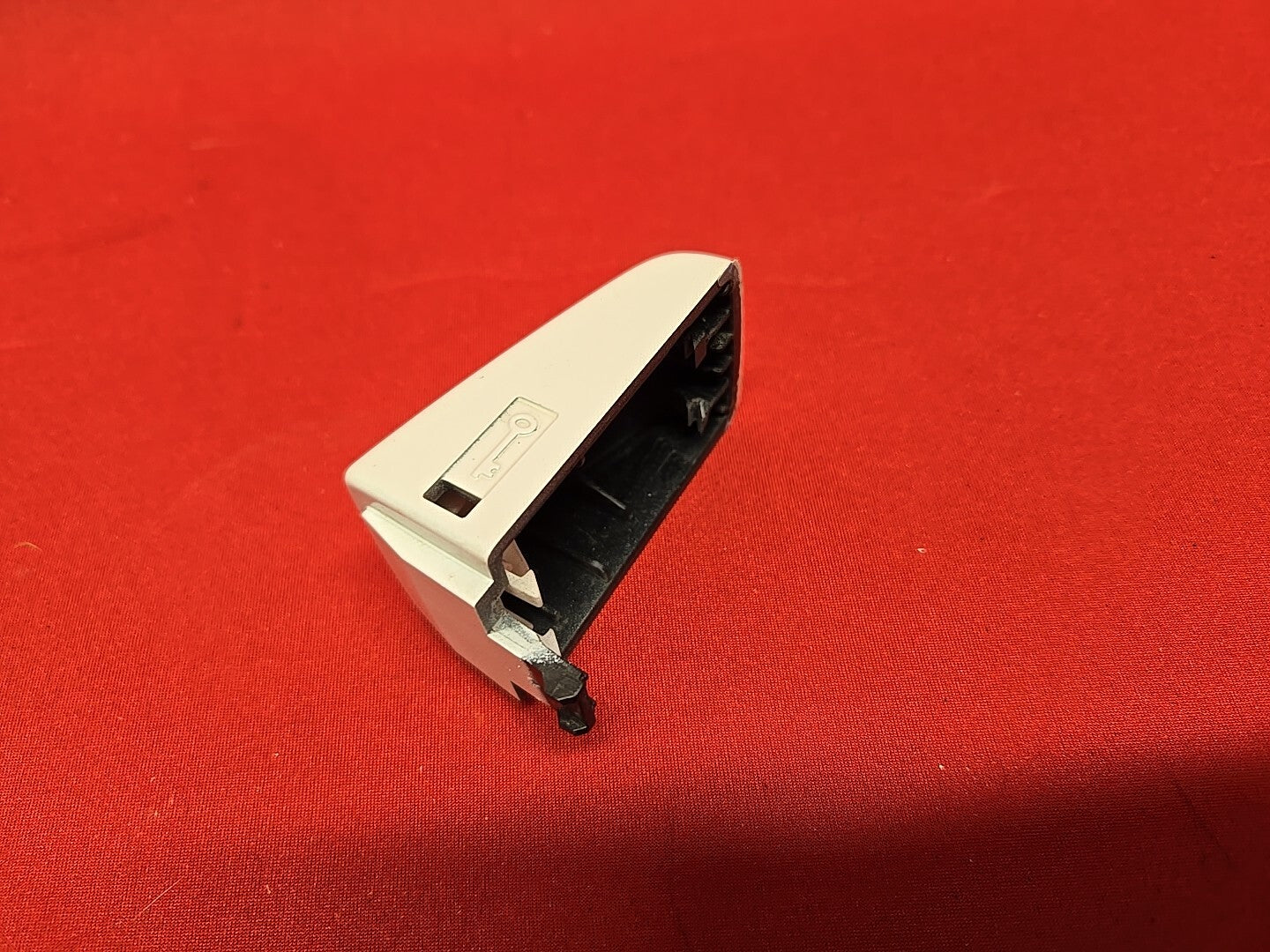 2010 - 2016 Land Rover LEFT DRIVER Door Handle Lock Cap LRC687 FUJI WHITE