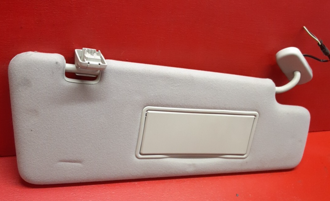 2005-2008 Land Rover LR3 Front Right Passenger Sun Visor beige EDQ501083LUM