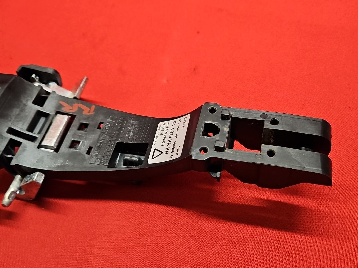 2005 - 2016 Land Rover Range Rover RIGHT PASSENGER REAR Door Handle Base Bracket