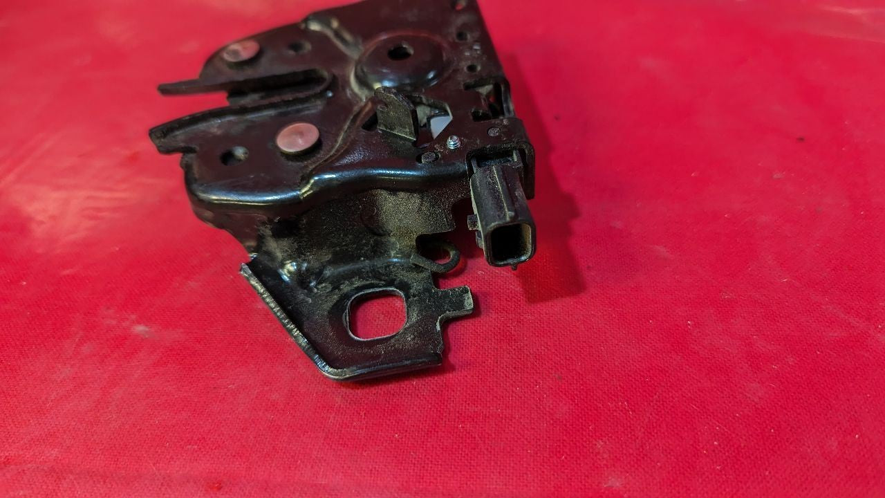 2022-2024 Mitsubishi Outlander Front Bonnet Hood Latch 5908A291 - 26k Miles