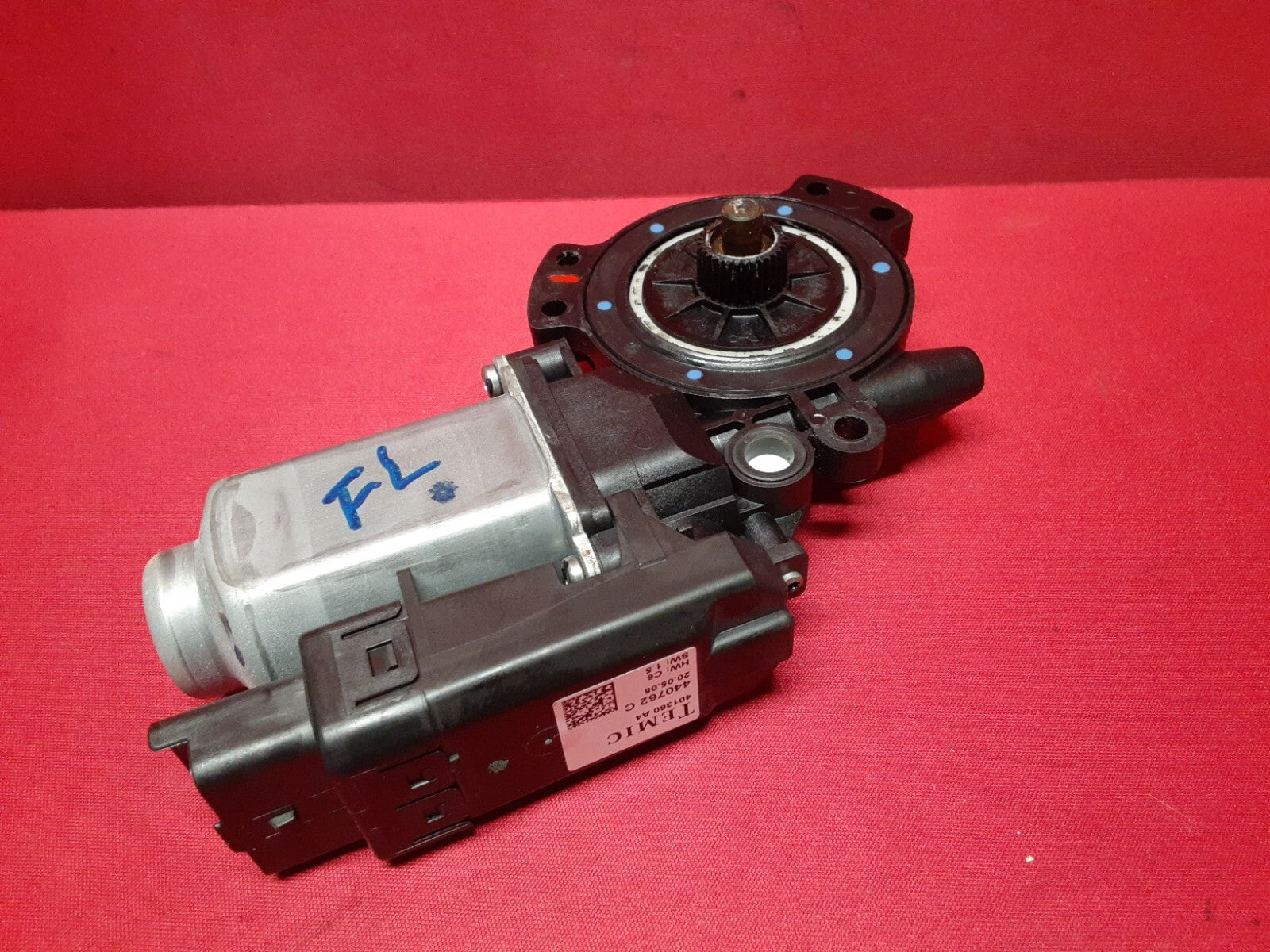 2006 - 2010 Hyundai Sonata FRONT LEFT DRIVER Window Motor 	82450-3K011