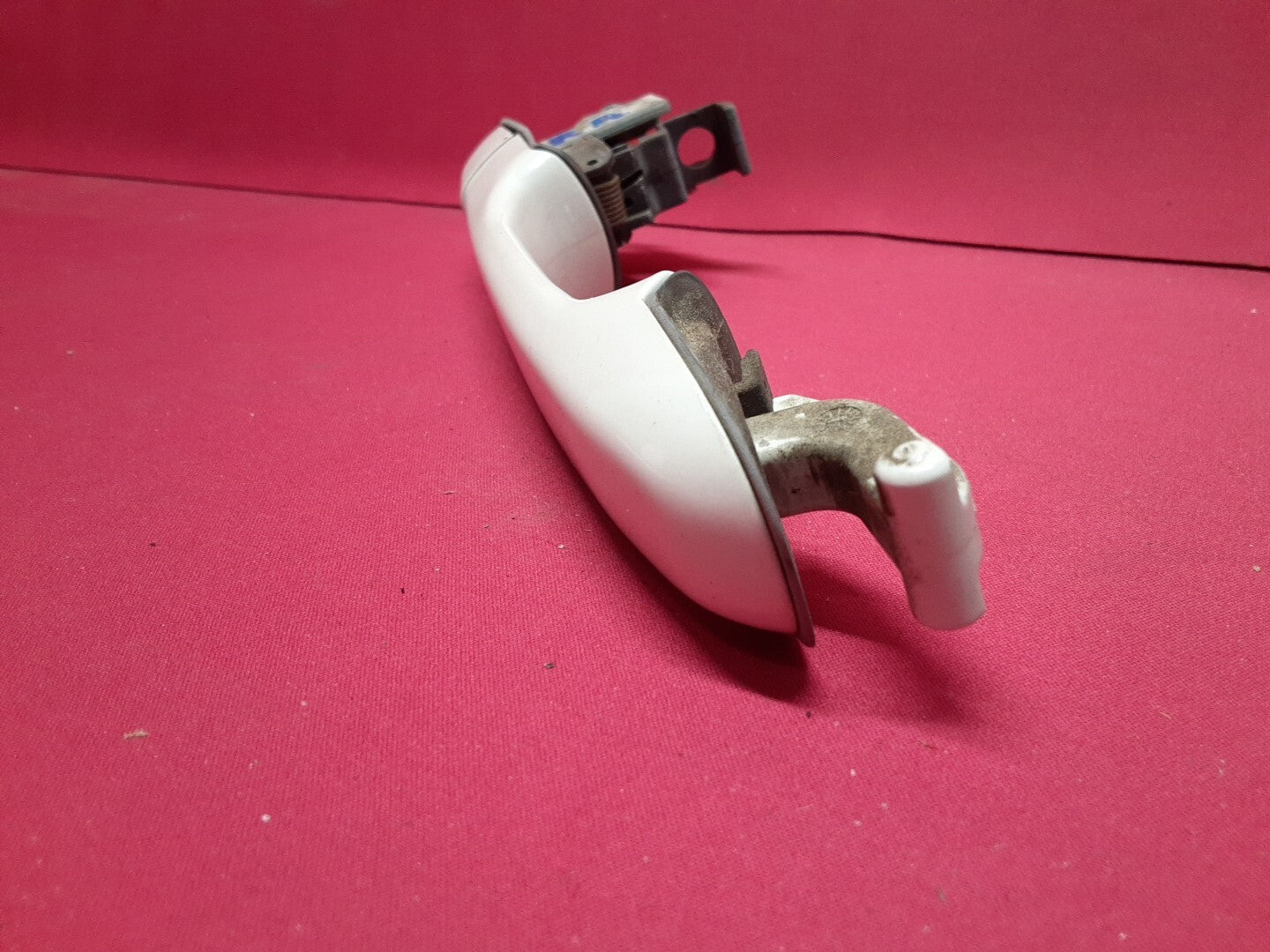 1998 1999 Volvo S70 V70 OUTER RIGHT REAR PASSENGER Door Handle - 189 Polar White