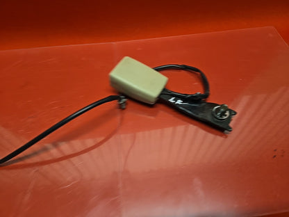 2001 - 2006 Mitsubishi Montero LIMITED/XLS LEFT DRIVER Seat Belt Buckle Beige