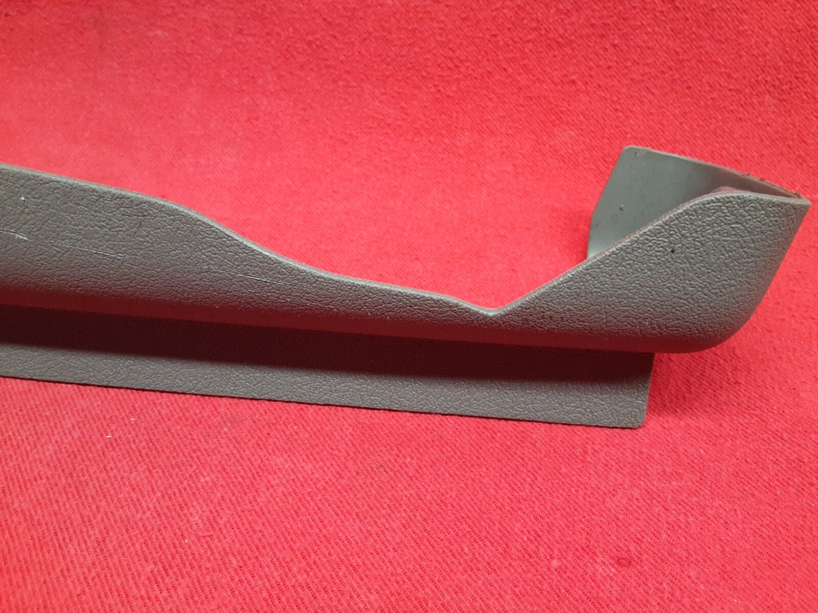 2005 2006 2007 Jeep Grand Cherokee / Commander RIGHT FRONT Seat Track Cover Trim