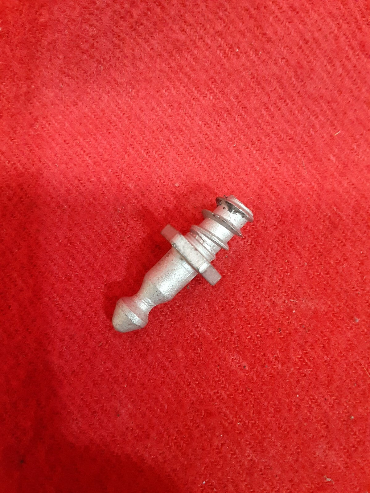 Land Rover / Jaguar Right Passenger Headlight Metal End Screw Stabilizer Tab