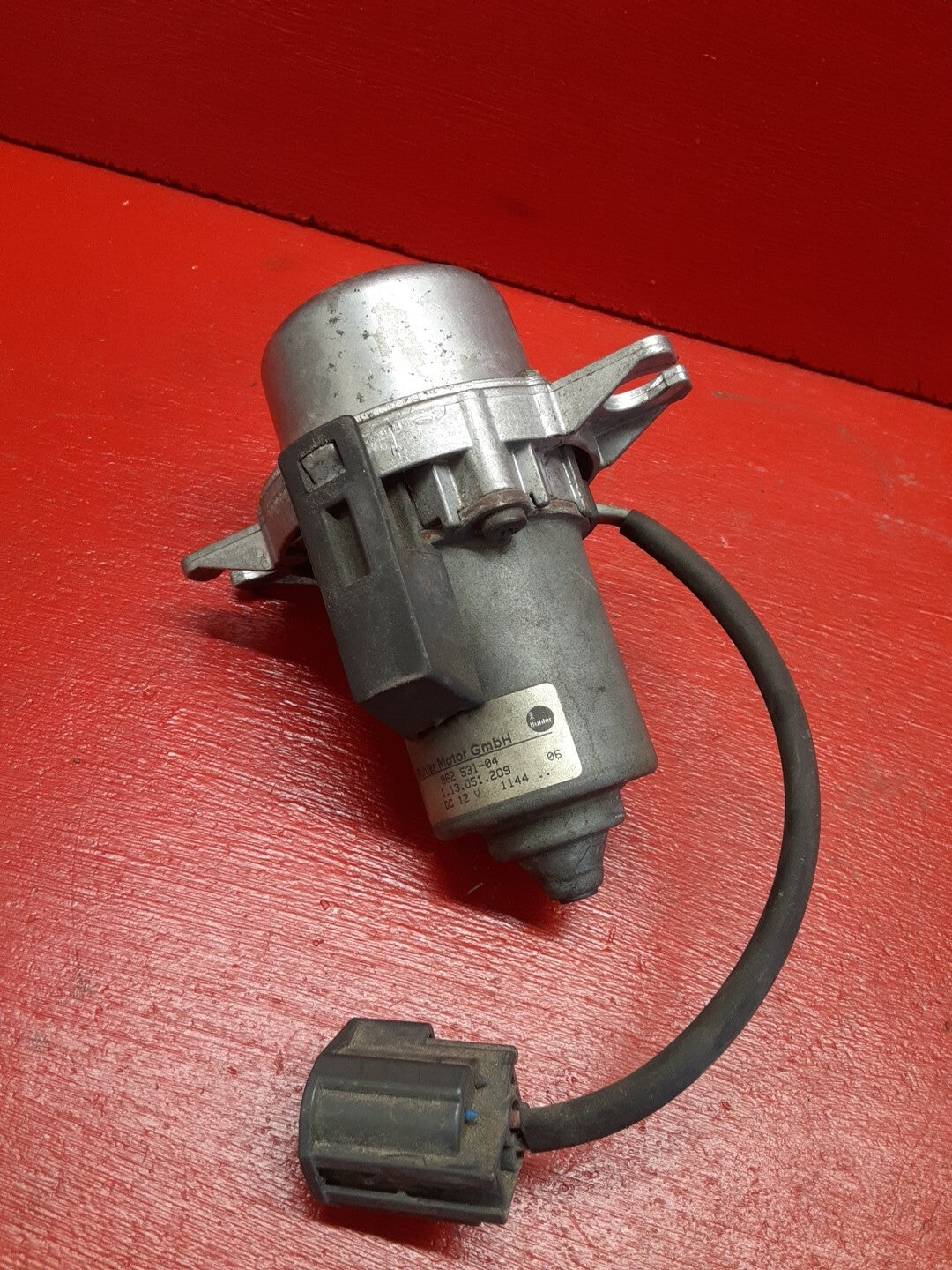 2998-2006 Volvo Brake Servo Vacuum Pump 08684342