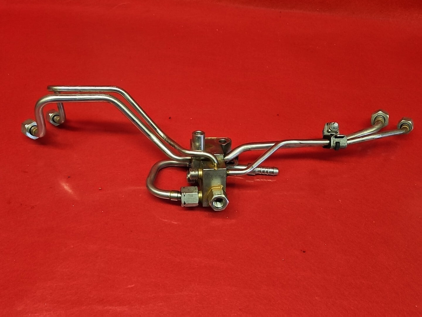 2007 - 2012 Audi 4.2L V8 Fuel Injector Rail Ramp SET w/ Lines & Distributor