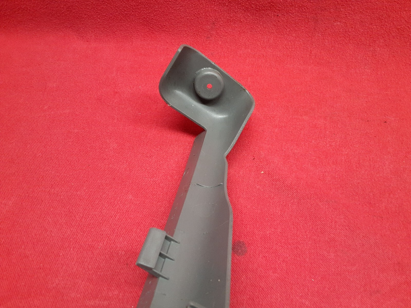 2005 2006 2007 Jeep Grand Cherokee / Commander RIGHT FRONT Seat Track Cover Trim