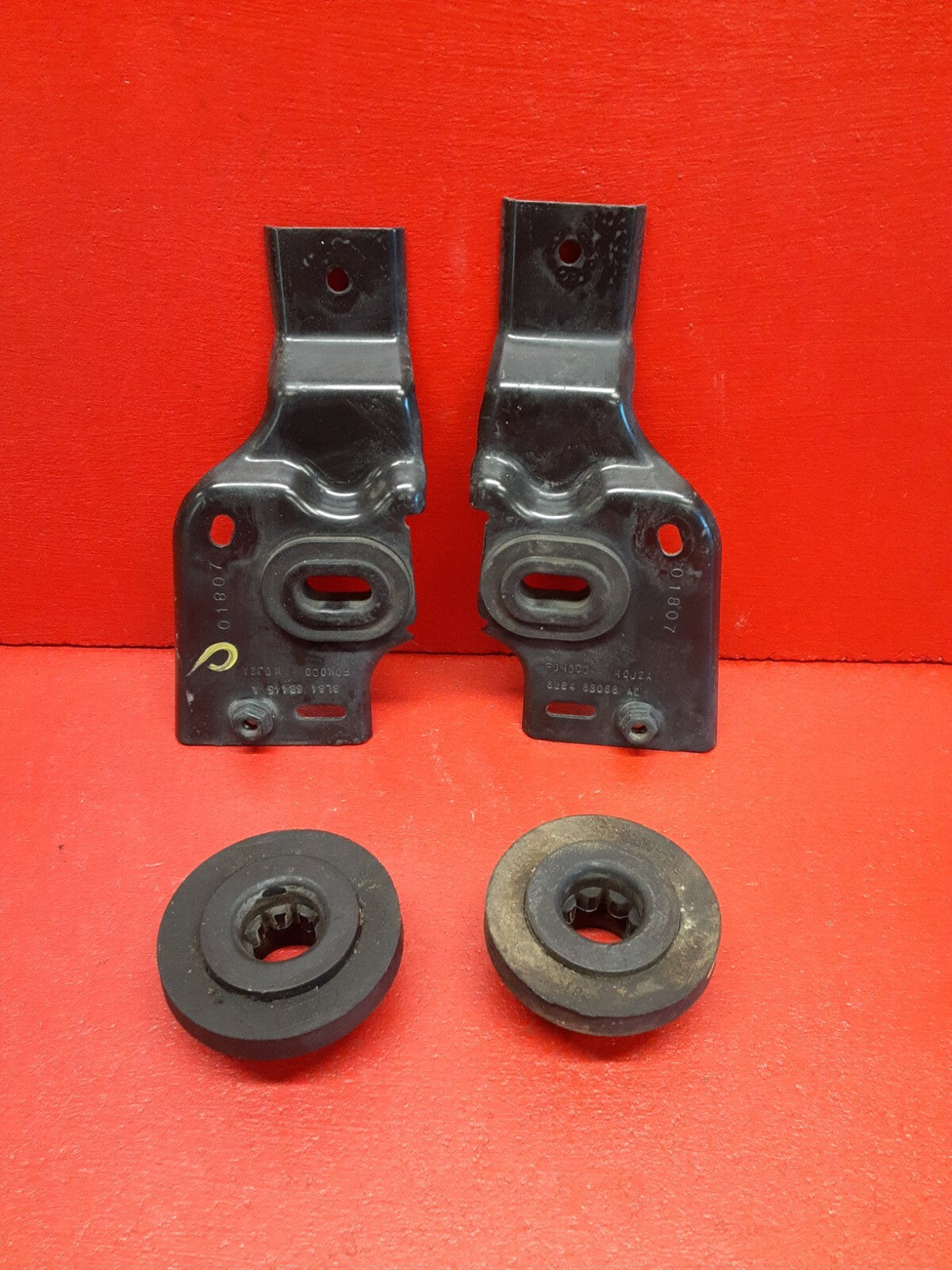 2008 Ford Escape Hybrid Upper Radiator Bracket Lower Bushing Insulator