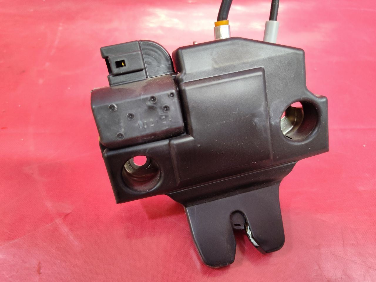 2006-2014 Lexus SEDAN Rear Trunk Deck Lid Latch Lock Actuator w/ Glow Pull