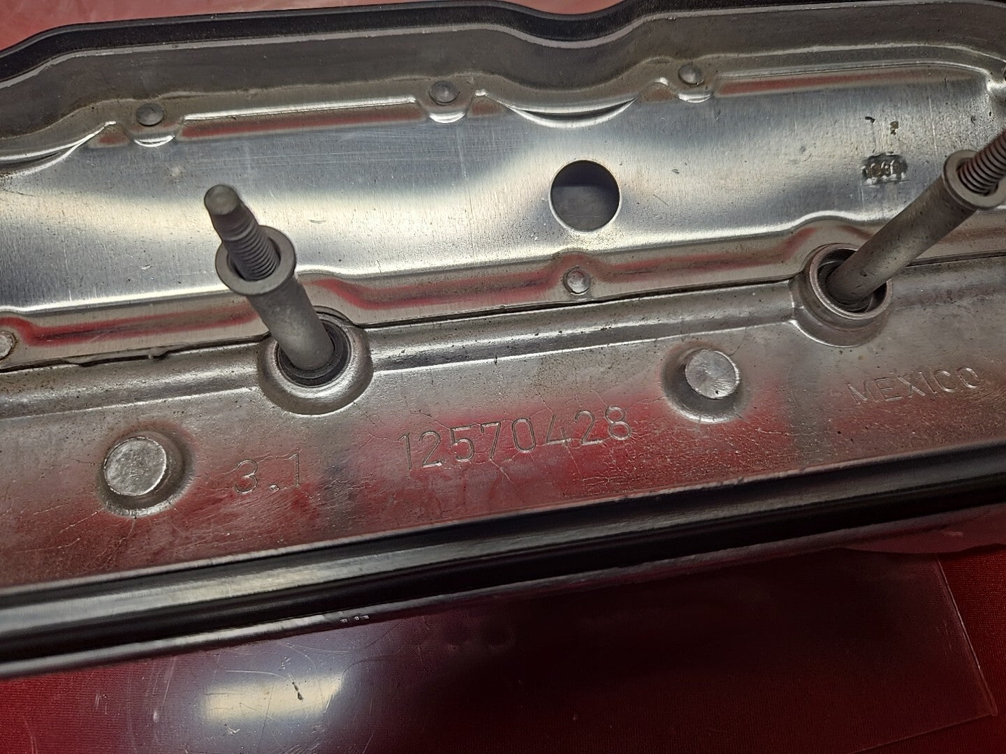 1999 - 2010 GM General Motors Right Side V8 Valve Cover w/ Gasket NEW OEM