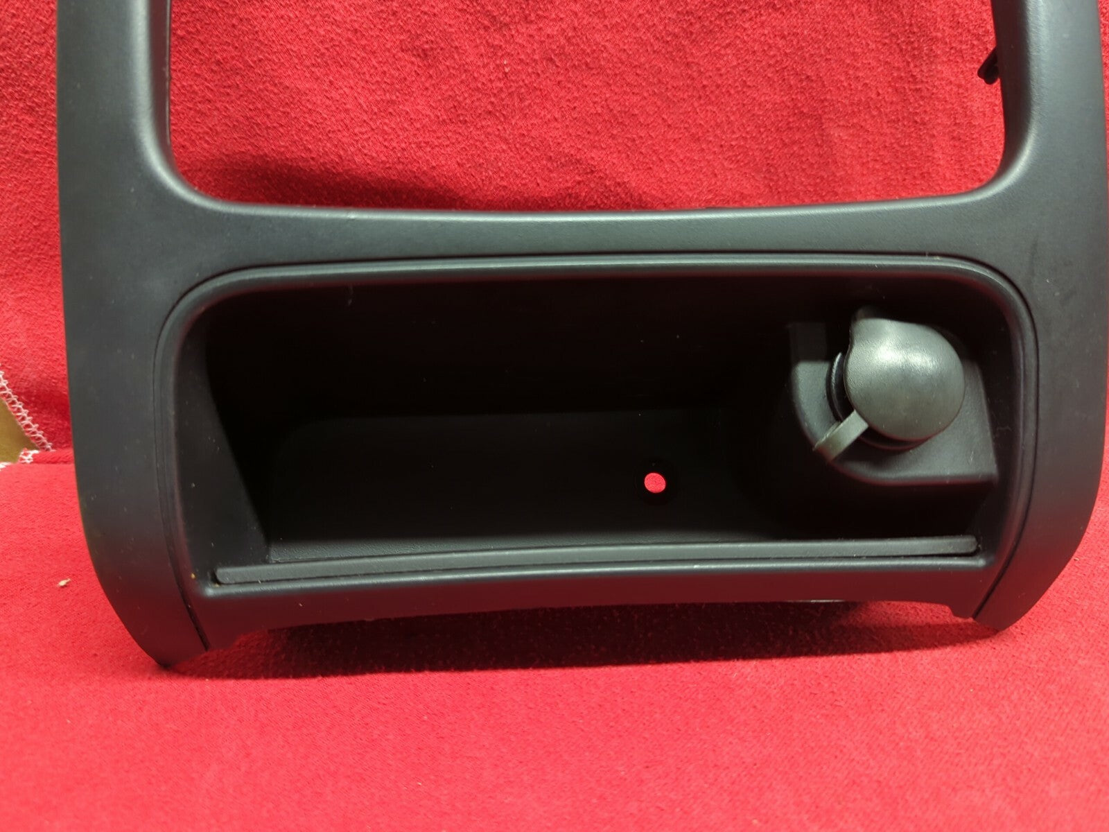 2003 2004 2005 2006 2007 Jeep Liberty Climate Control Bezel 12V Black w/ Cubby