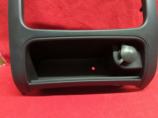 2003 2004 2005 2006 2007 Jeep Liberty Climate Control Bezel 12V Black w/ Cubby