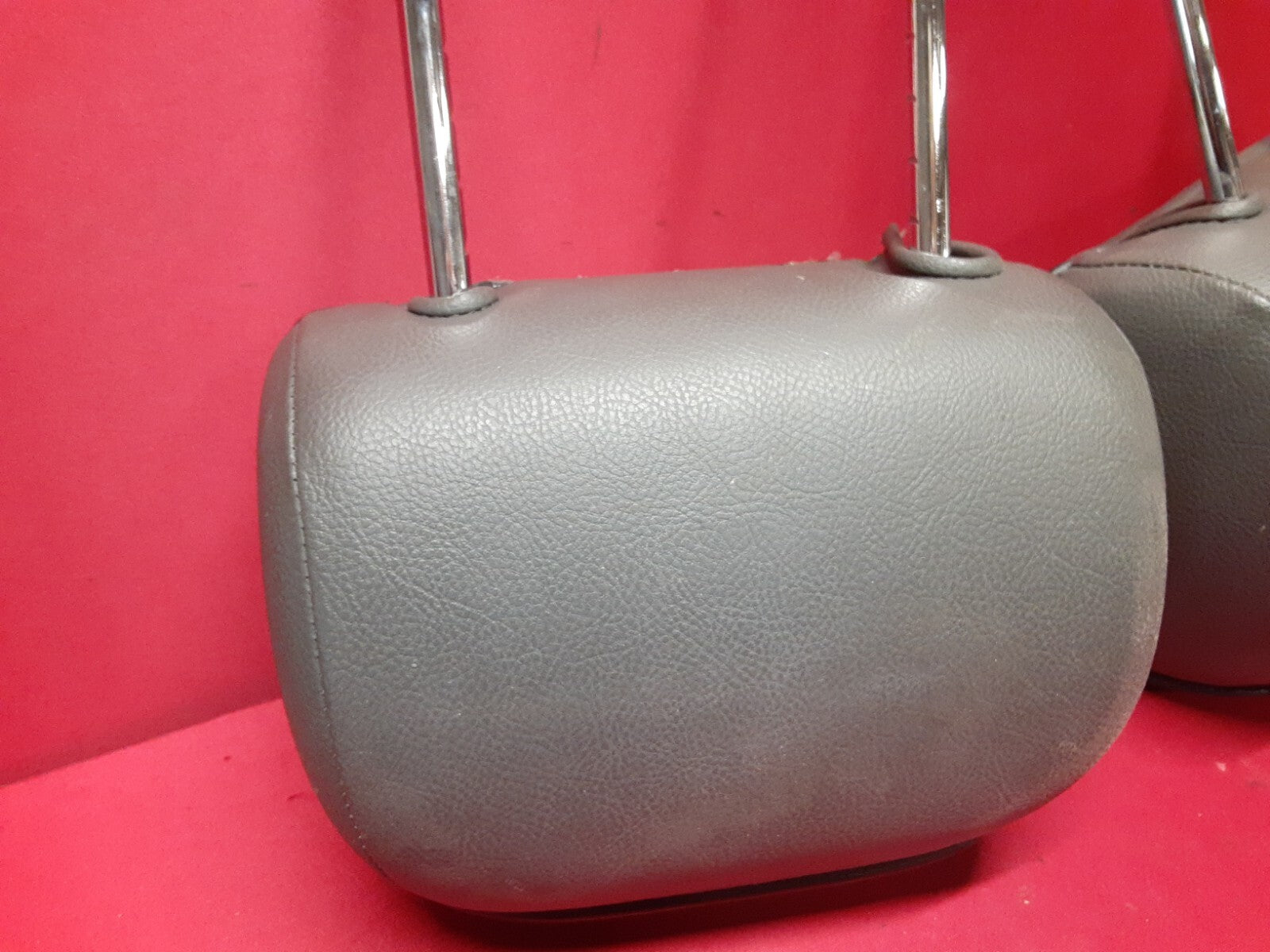 2003 - 2006 Land Range Rover HSE REAR Left Right Headrest Set of 2 Leather