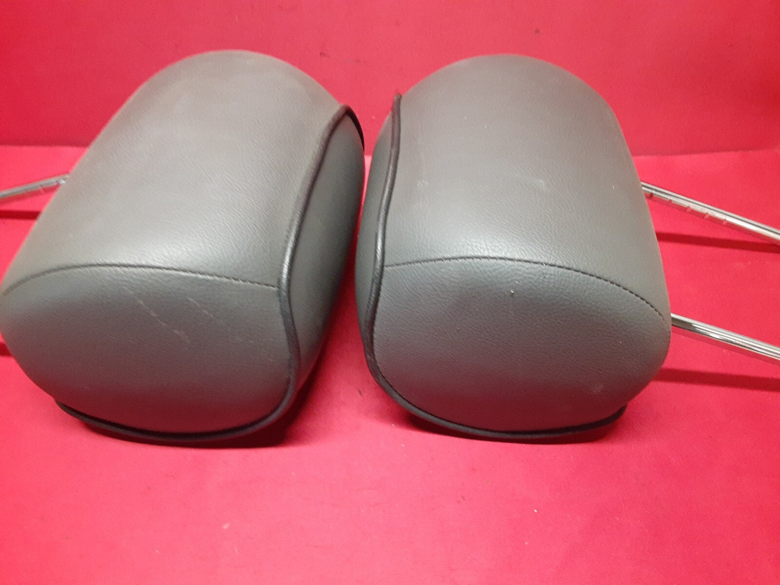2003 - 2006 Land Range Rover HSE REAR Left Right Headrest Set of 2 Leather