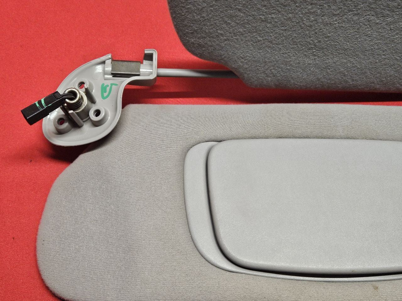 2001-2003 Ford Taurus Mercury Sable ILLUMINATED Gray Sun Visor Shade SET