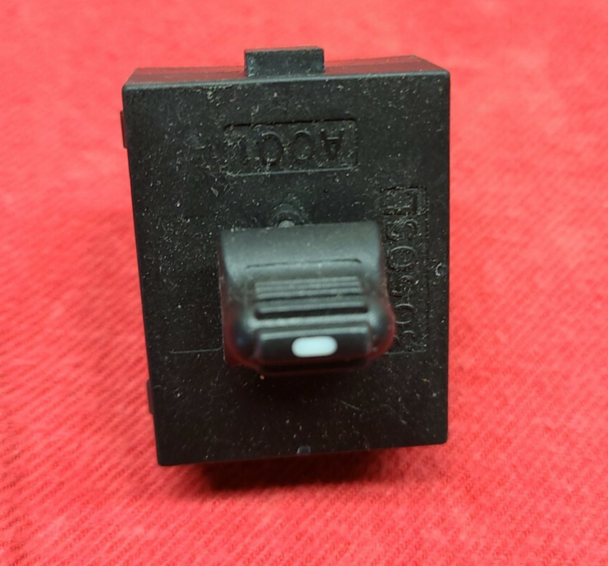 2001 2002 2003 2004 Jeep Grand Cherokee Limited Overland REAR Window Switch