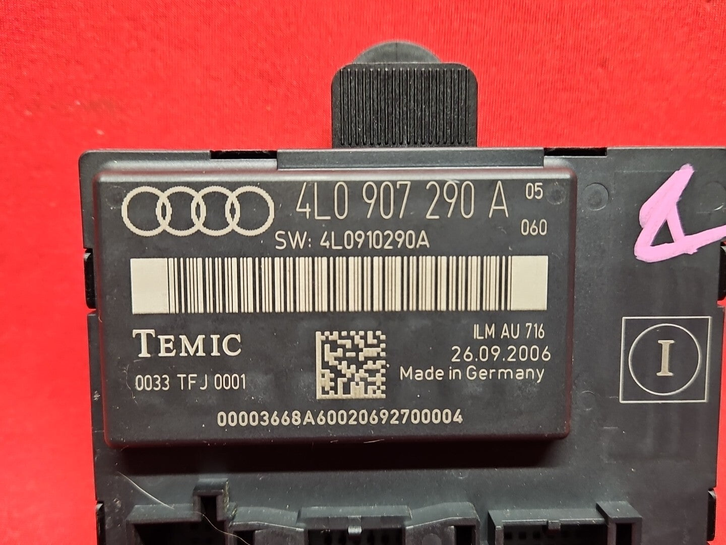 2007 - 2015 AUDI Q7 - Comfort Control Module / CCM - 4L0907290A