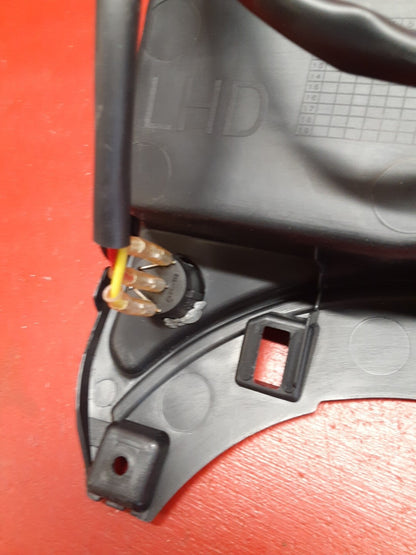 2011 2012 2013 Kia Sportage Dash Tray 12V W/ Heated Seat Switch 84631-3W020