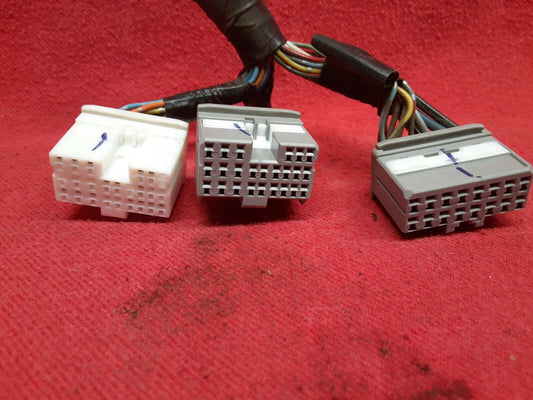 2002 2003 2004 Infiniti I35 Keyless Entry Control Module 28595-5Y700 PIGTAILS