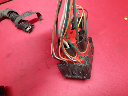 2006 2007 Buick Lucerne & DTS 4.6 V8 Engine Junction Box 15883251 PIGTAIL WIRES