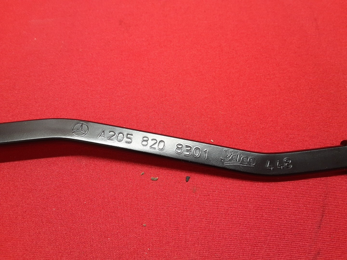 BRAND NEW OEM Mercedes-Benz Front Left Windshield Wiper Arm A2058208301