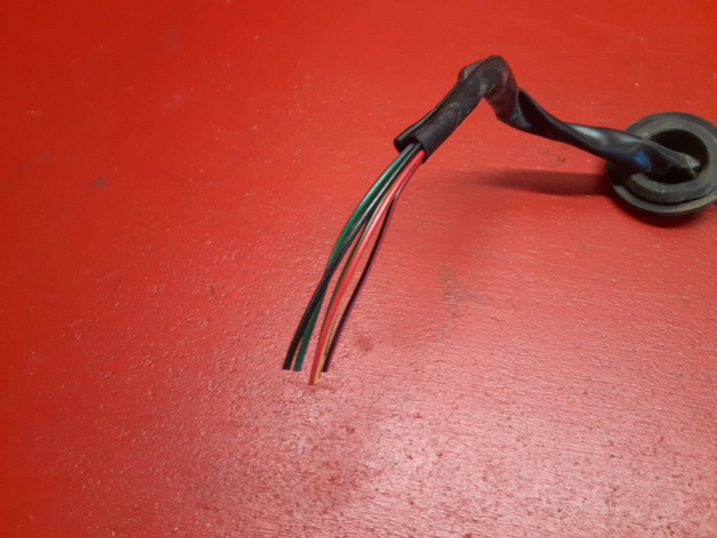 2005-2009 Land Rover LR3 Rear Left Taillight Lamp Assembly PIGTAIL XFB000593