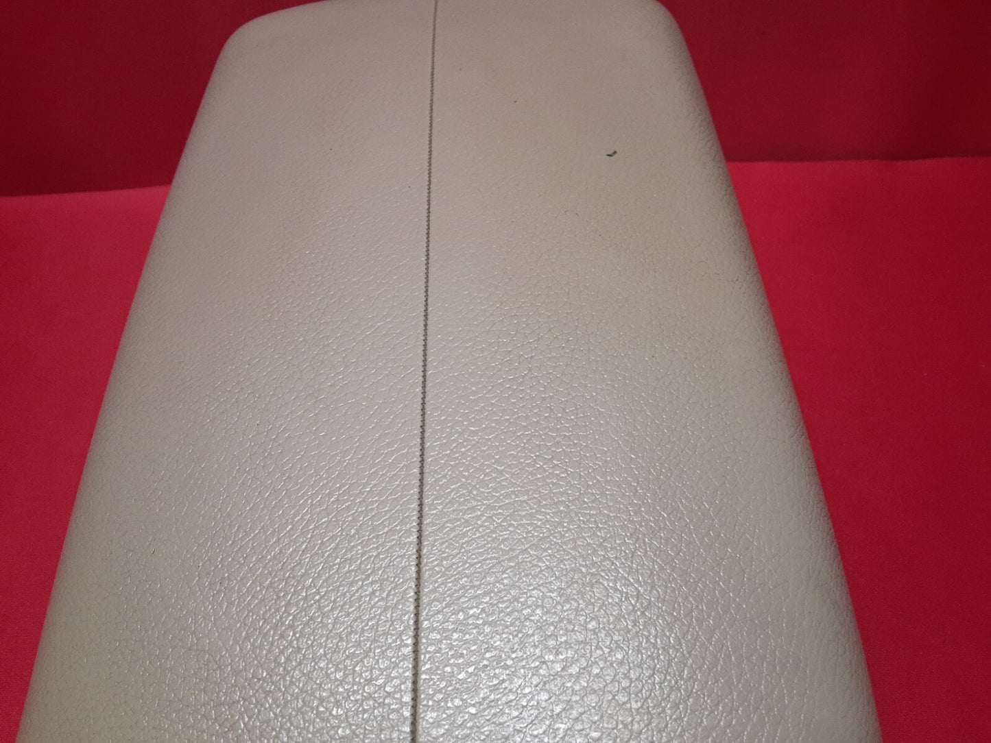 2011 - 2013 Kia Sorento Center Console Arm Rest Lid Beige Tan Vinyl 846602P000J7
