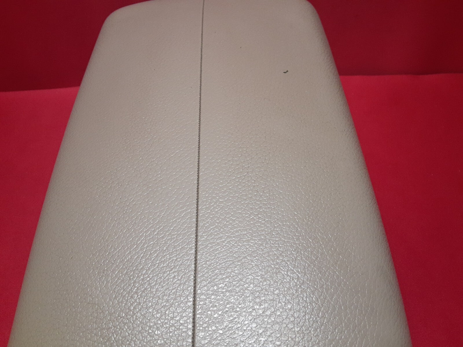 2011 - 2013 Kia Sorento Center Console Arm Rest Lid Beige Tan Vinyl 846602P000J7