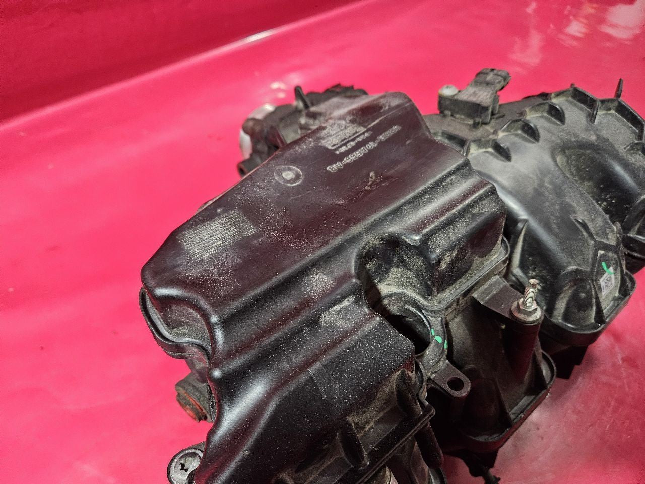 15-17 Rover Discovery Sport / Evoque 2.0L L4 Turbo Upper Intake Manifold Plenum