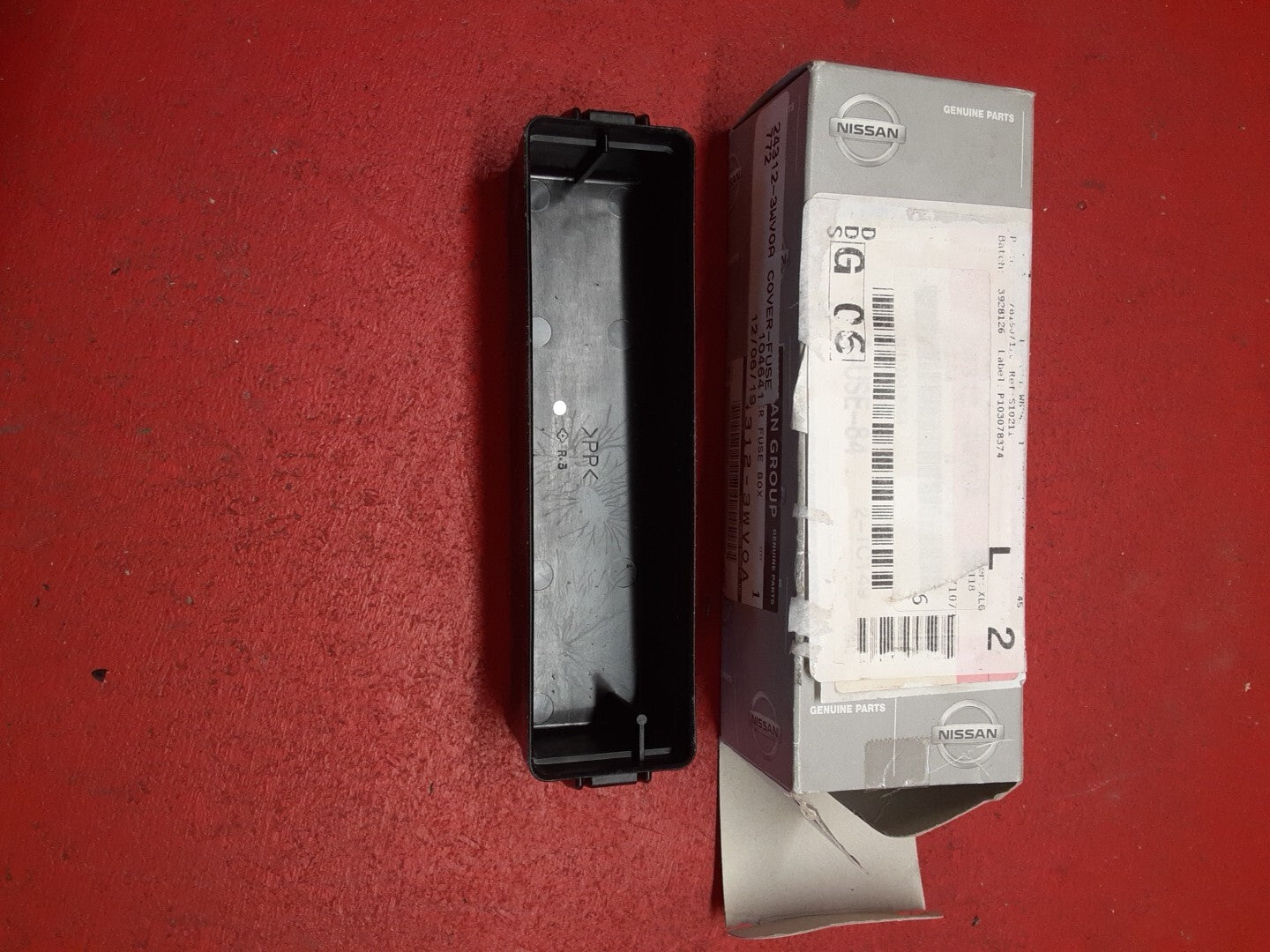 2013-2017 Infiniti Fuse Box Cover 24312-3WV0A