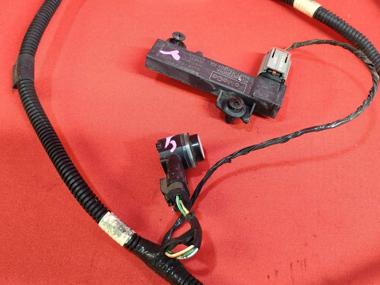 2012-2014 Ford Focus REAR Bumper Wiring Harness w/ Parking Sensors Oxford White