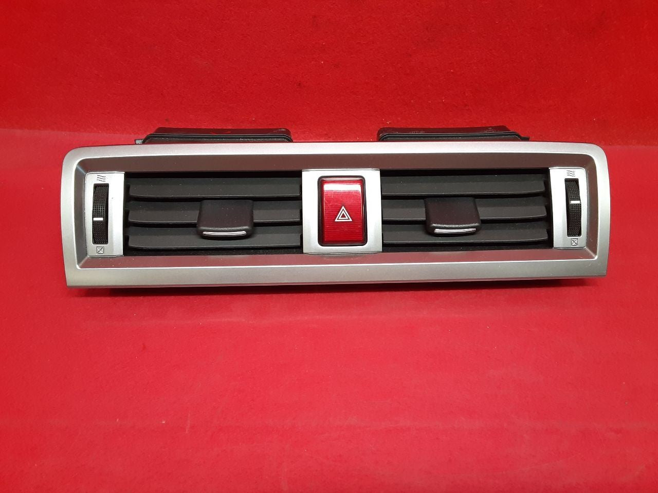 2015 - 2019 Subaru Legacy Outback CENTER Dash Hazard Button Air Vent Duct